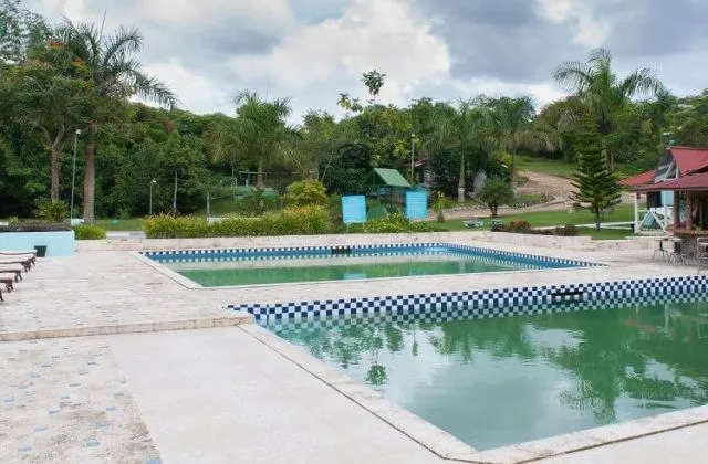 Serapius Green swimming pool 1